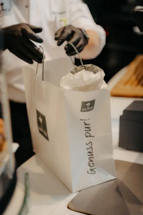 Meyer Fressgasse Feinkost hires 21