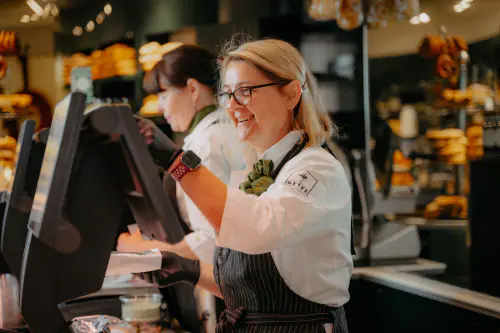 Meyer Fressgasse Feinkost hires 33